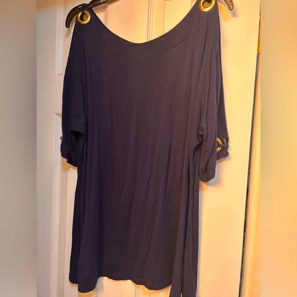 Elegant Navy Women's Short Sleeve Top large open sleeve design 🌼3/$15🌼